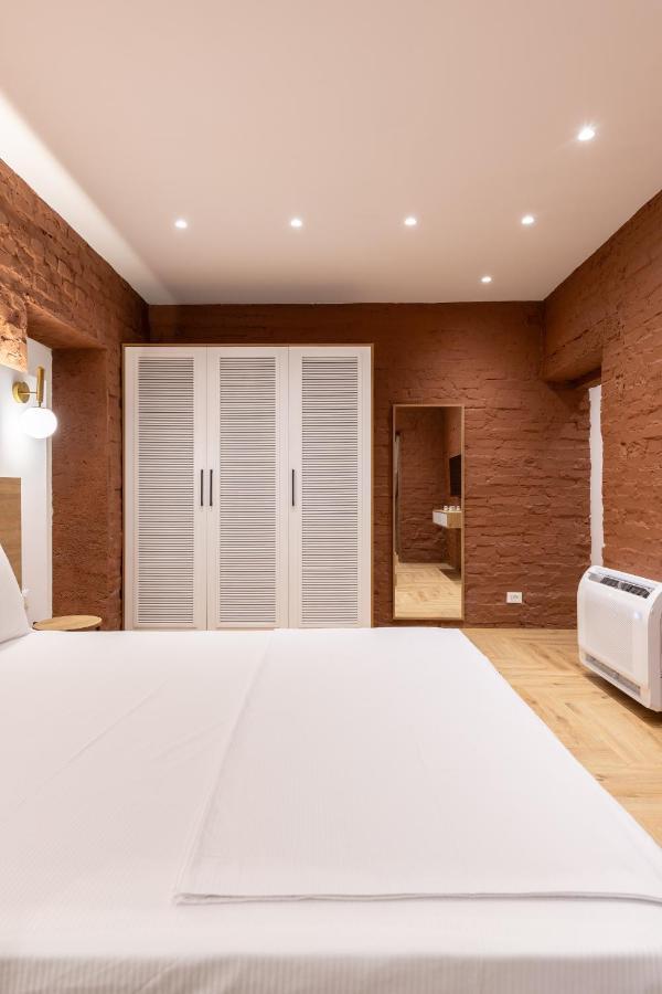 Vater Apartments Тирана Экстерьер фото