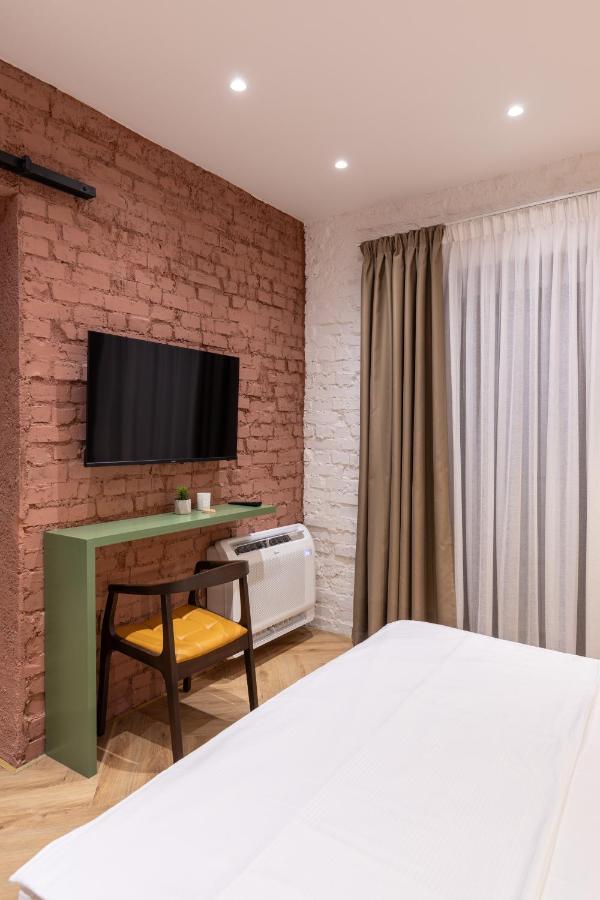 Vater Apartments Тирана Экстерьер фото