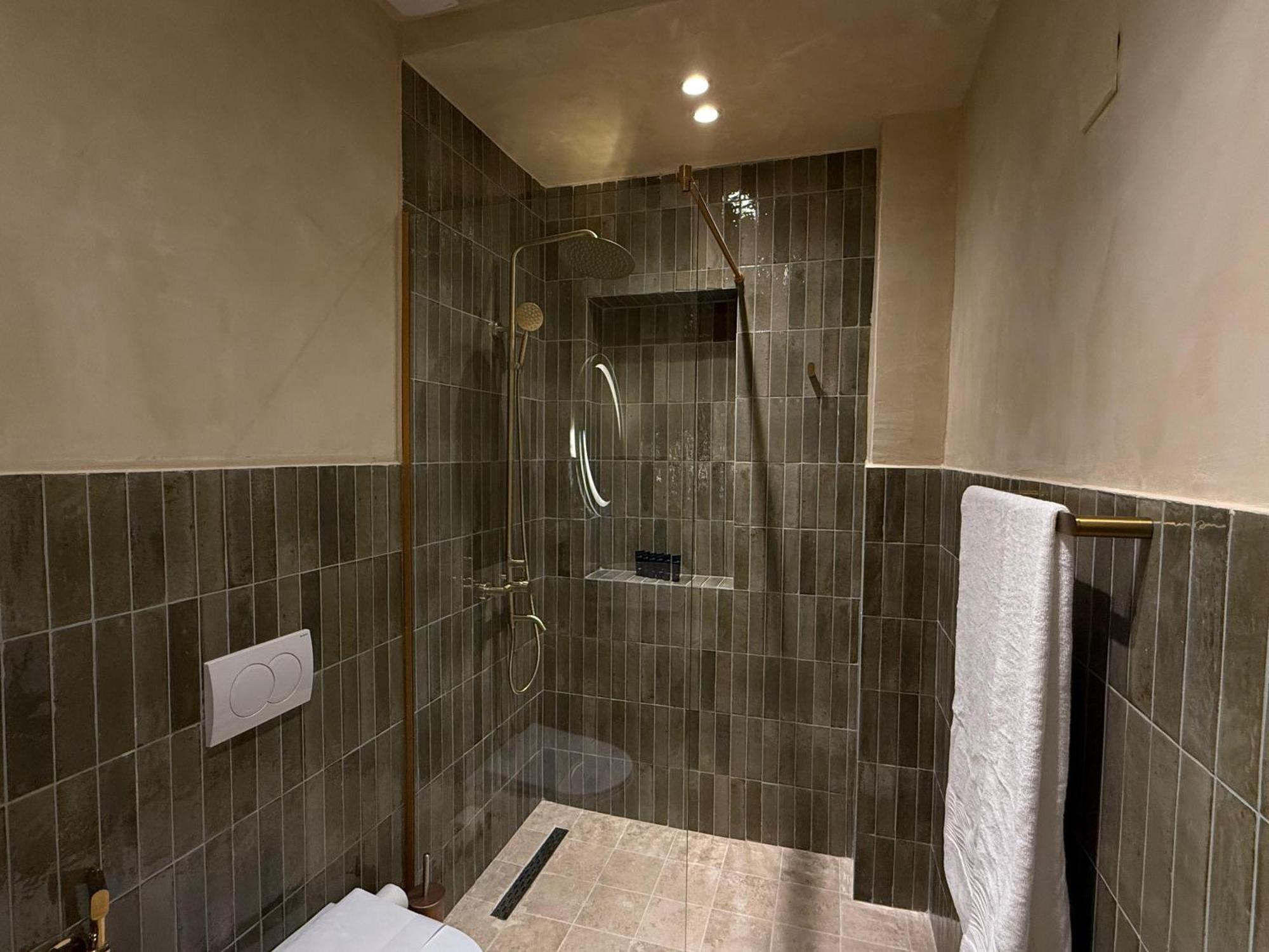 Vater Apartments Тирана Экстерьер фото