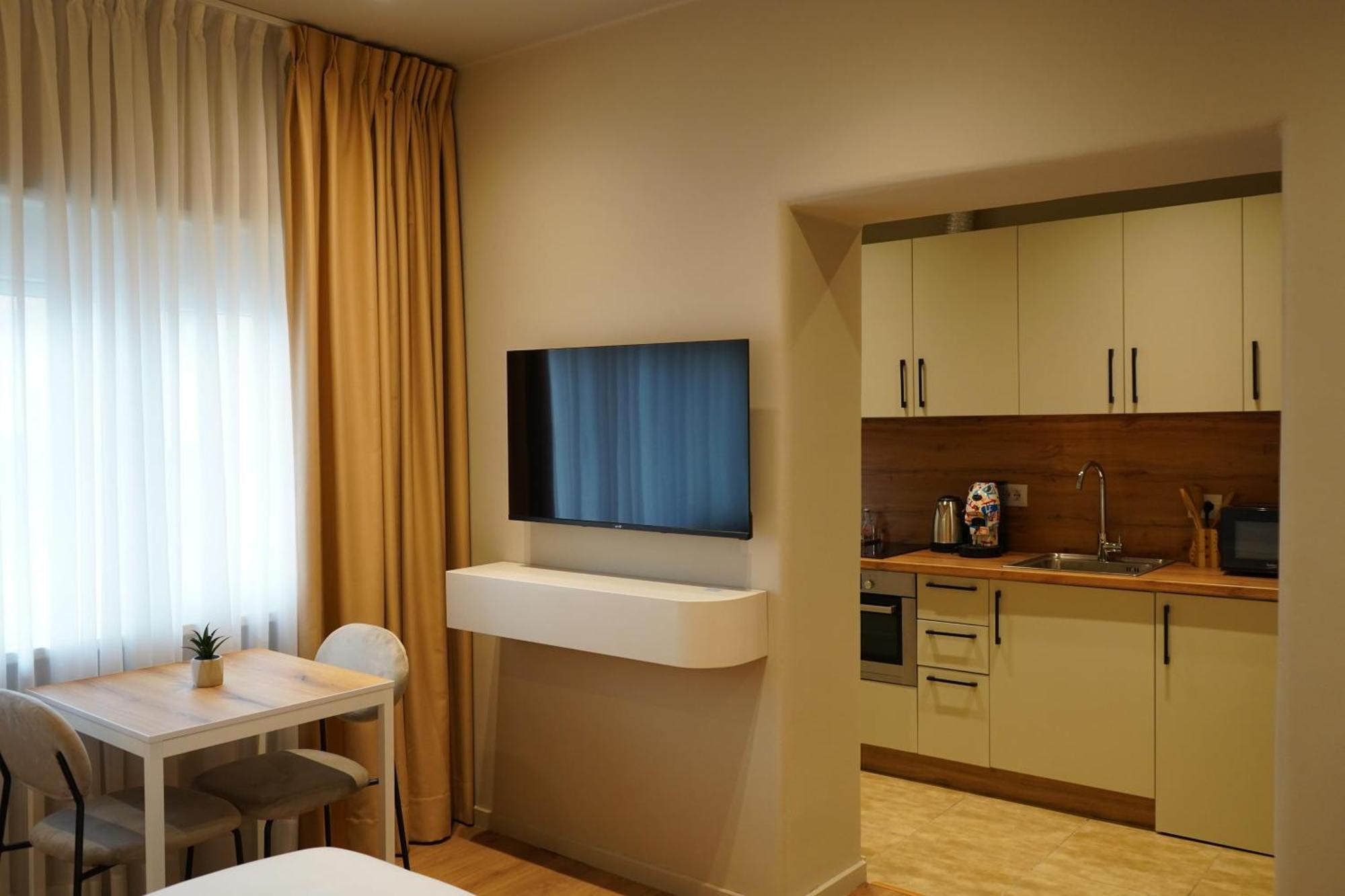 Vater Apartments Тирана Экстерьер фото