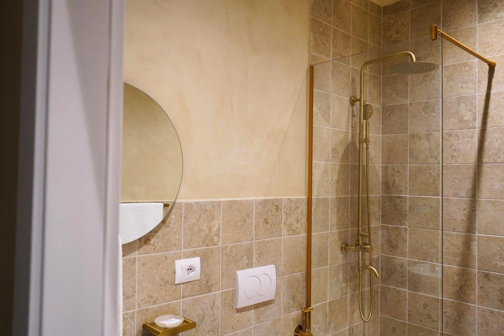 Vater Apartments Тирана Экстерьер фото