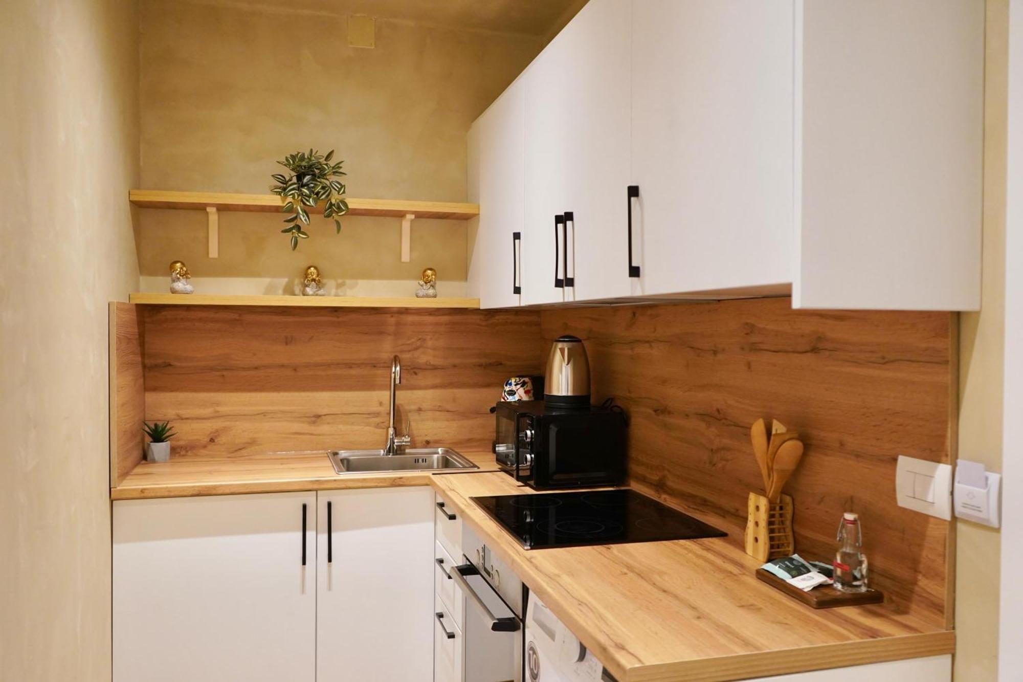 Vater Apartments Тирана Экстерьер фото