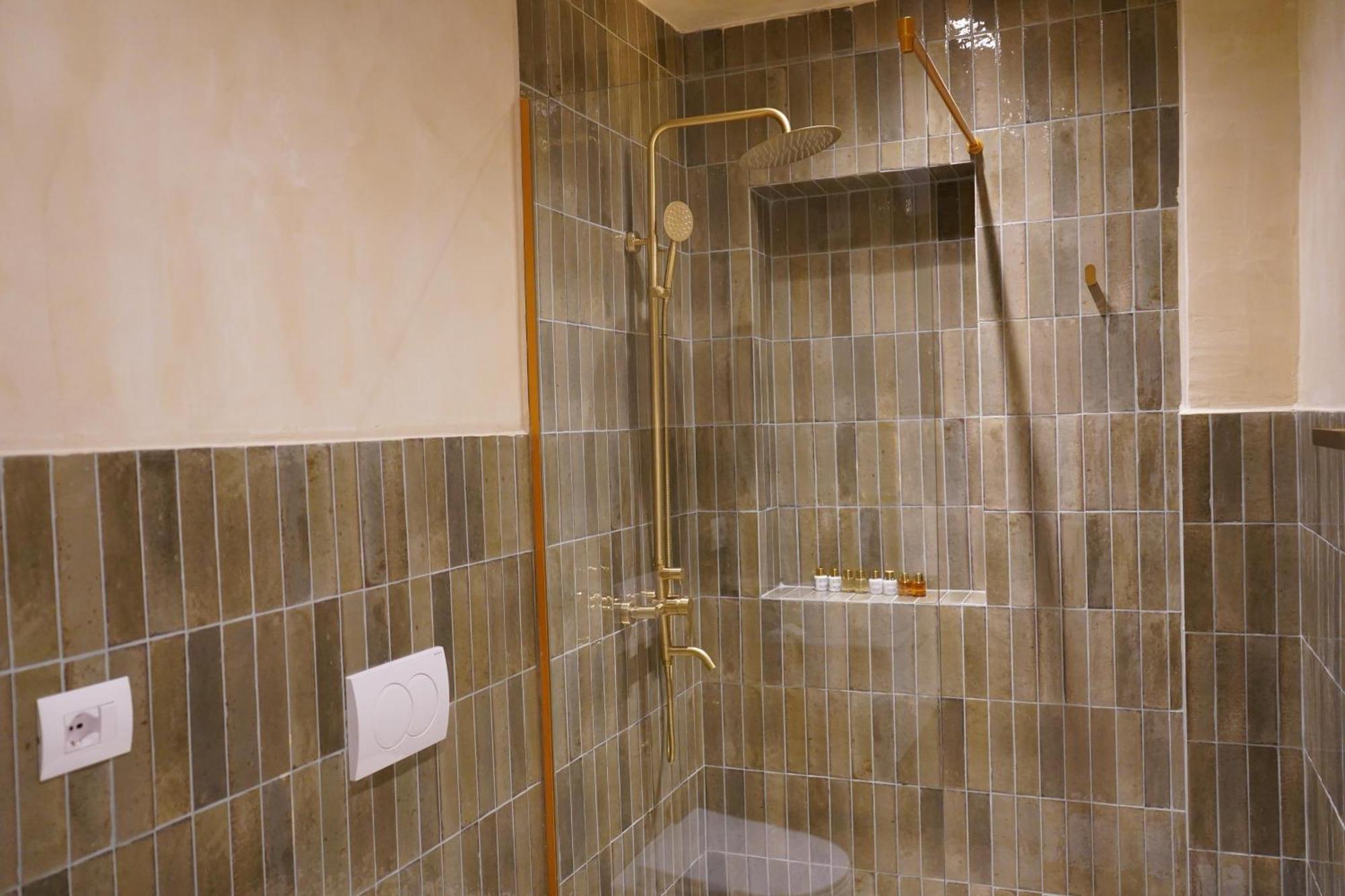Vater Apartments Тирана Экстерьер фото